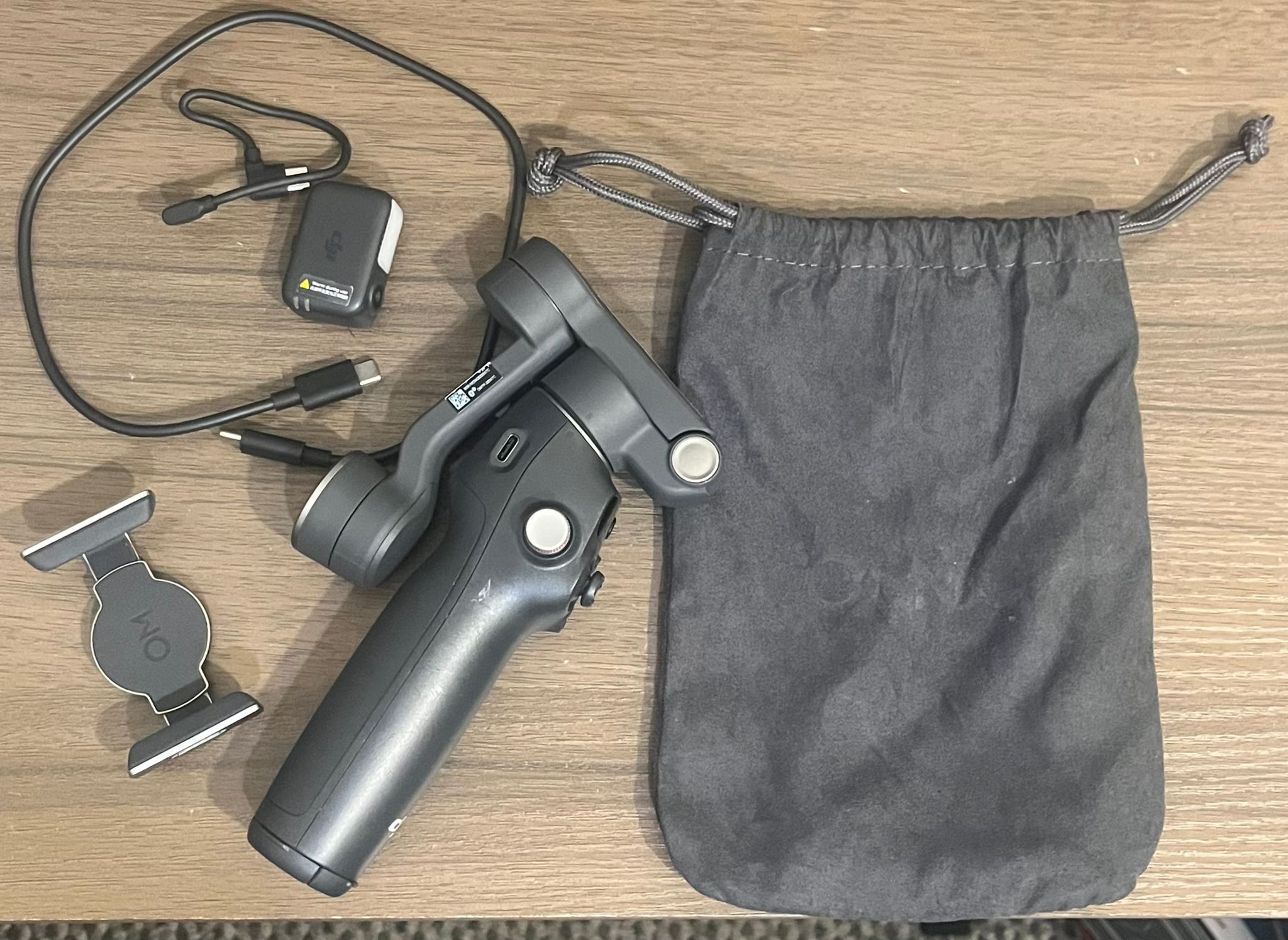 Dji osmo mobile 7p smartphone gimbal