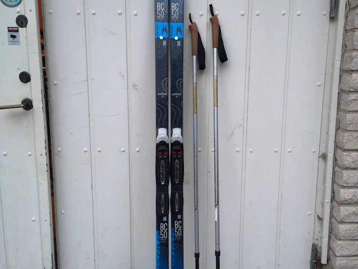 Turskidor 190 cm med pjäxor och stavar