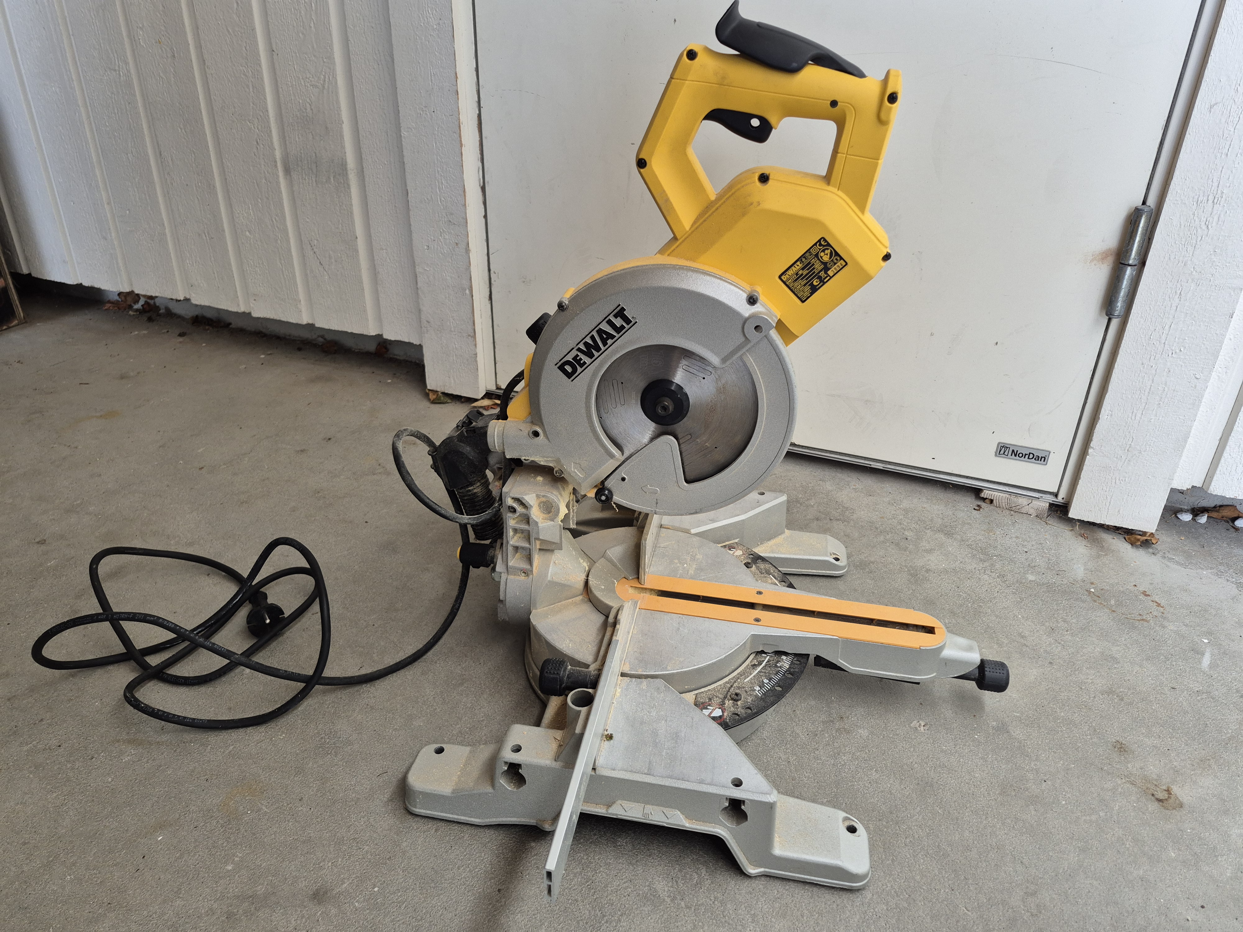 Dewalt kapp- og gjærsag