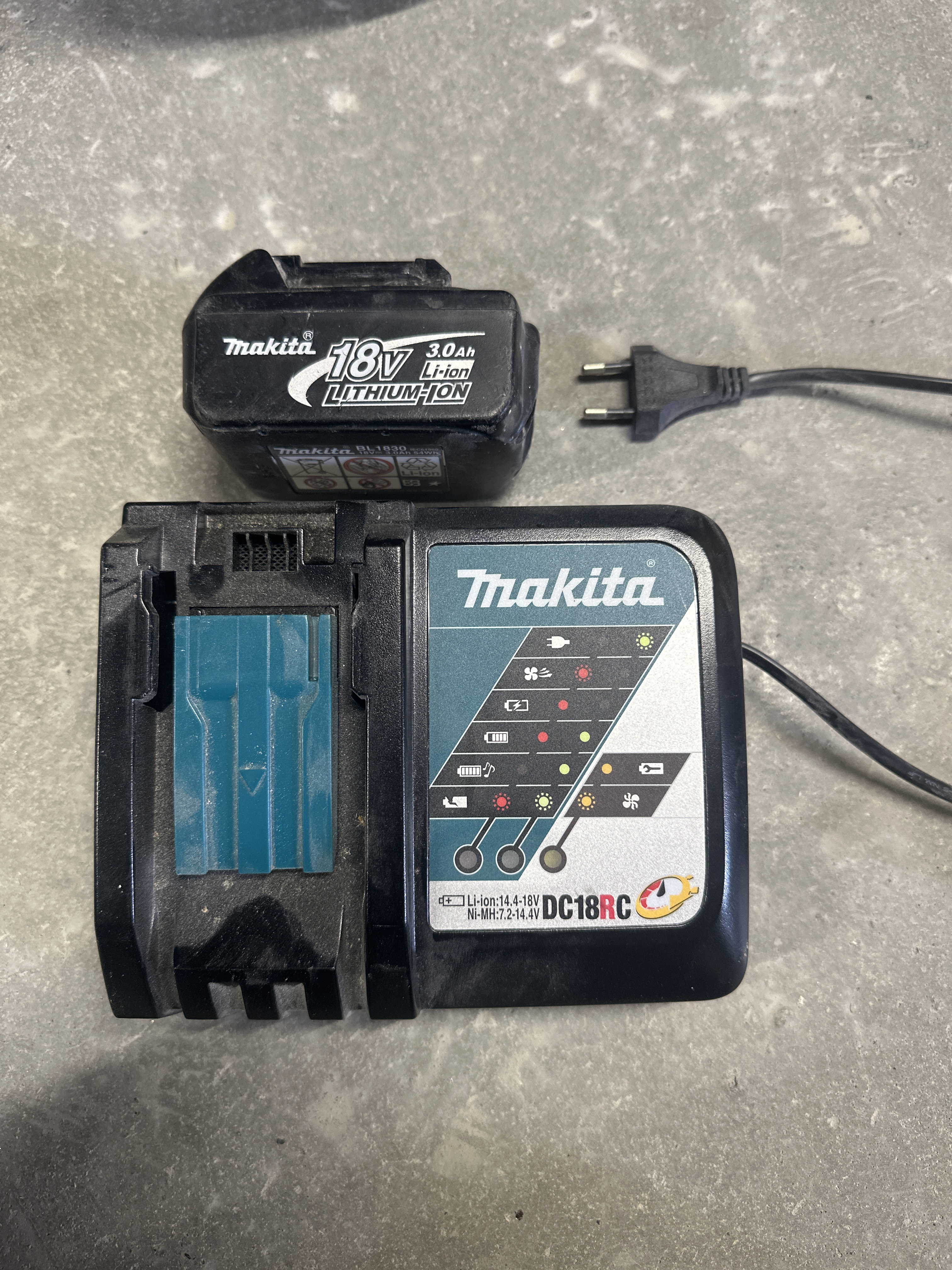 Makita lader 14.4-18v og 3ah batteri