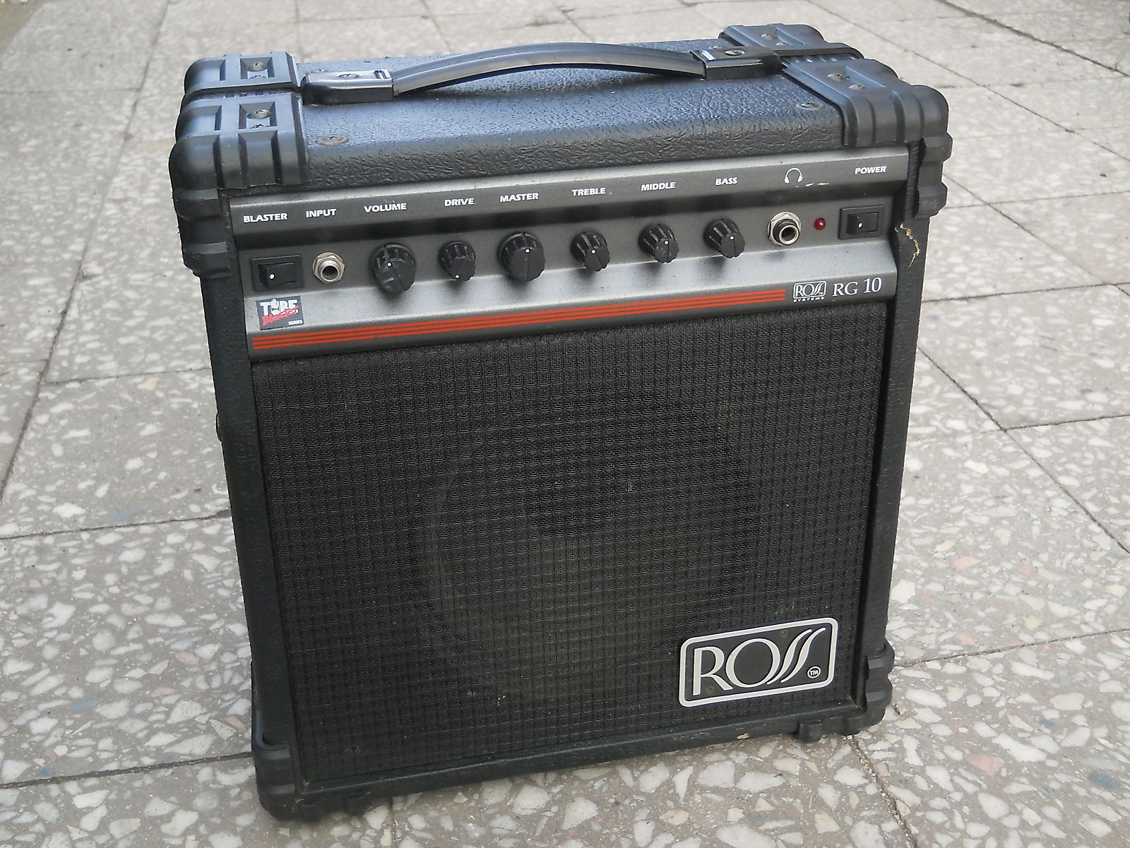 Ross rg10 guitar amplifier and speaker