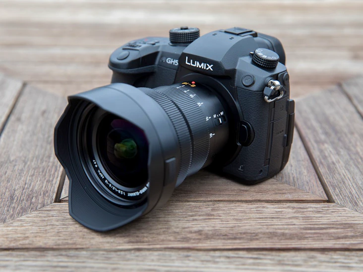 Panasonic lumix gh5 + objektiv + mikrofon