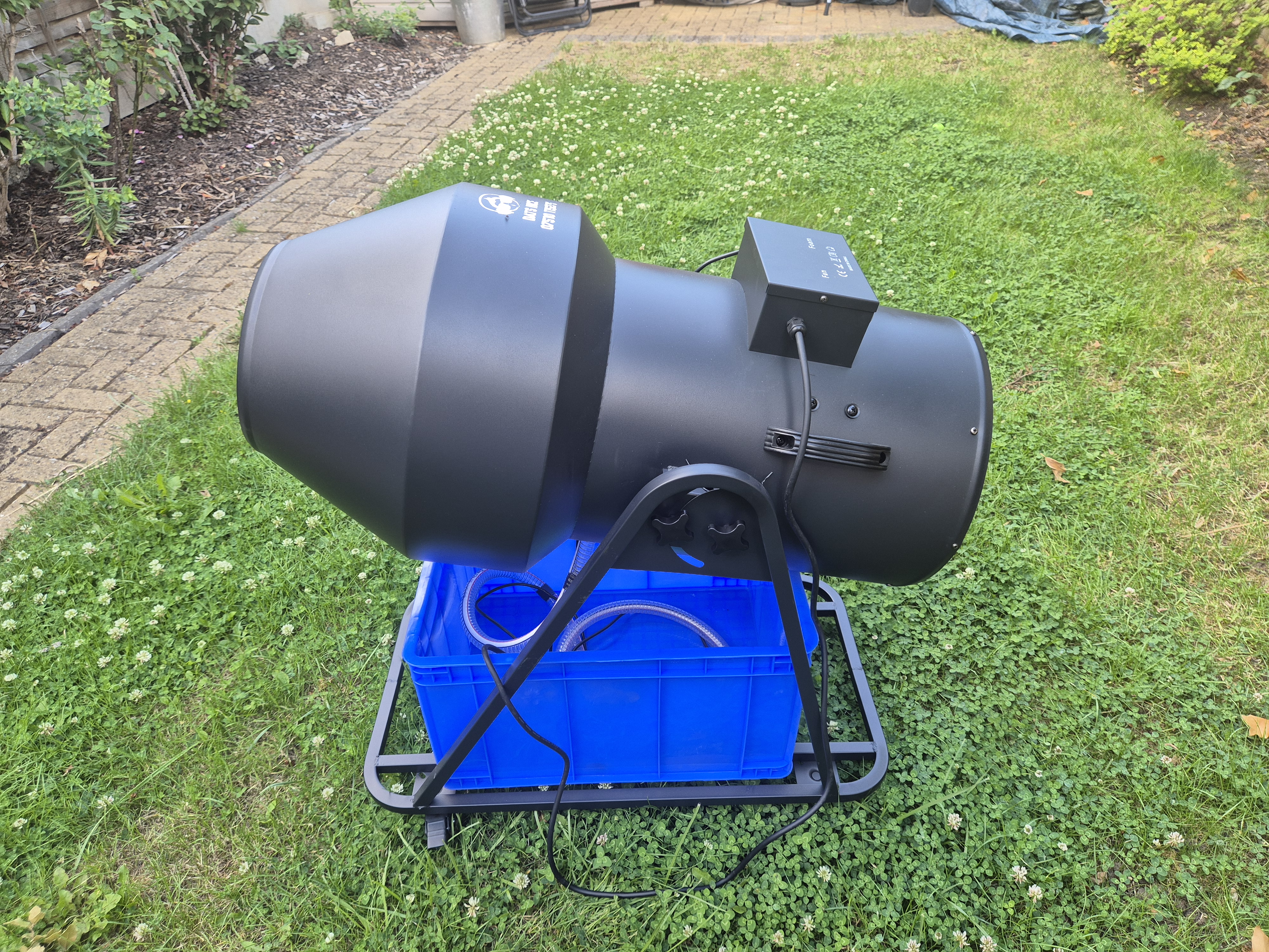 Foam machine 