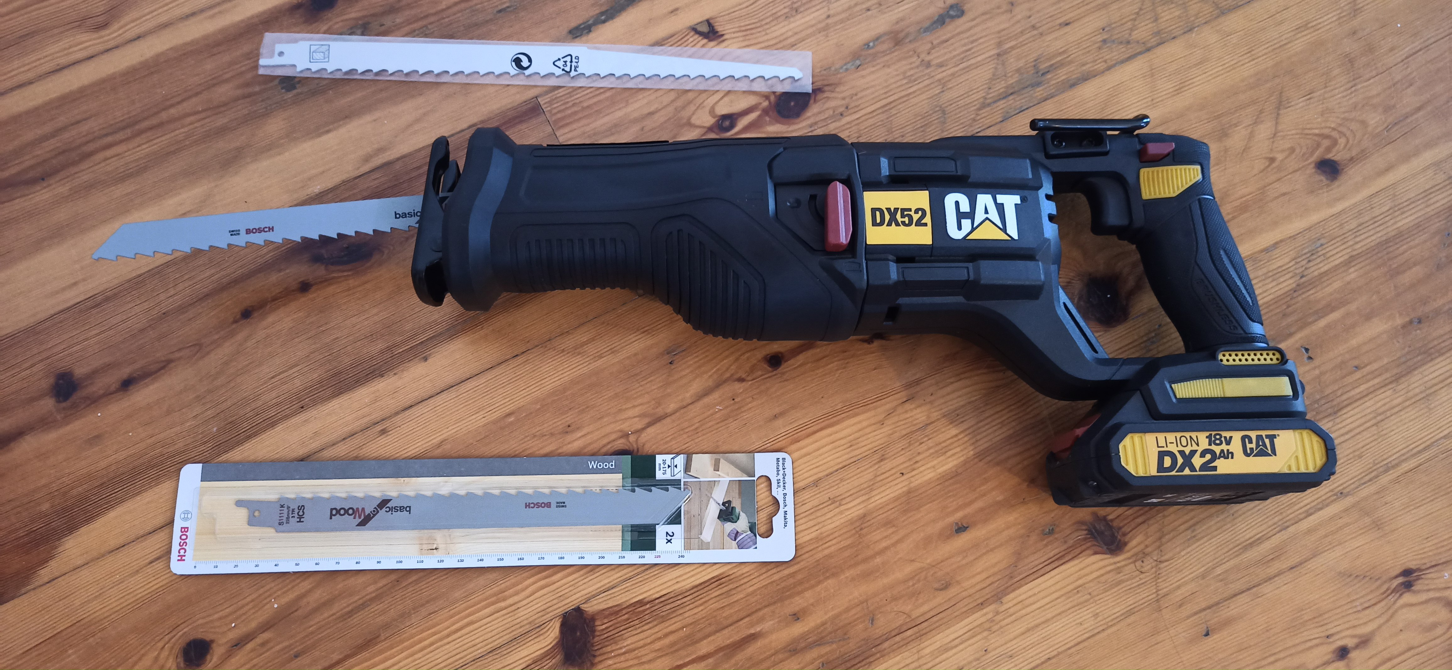 Caterpillar batteridrevet bajonettsag