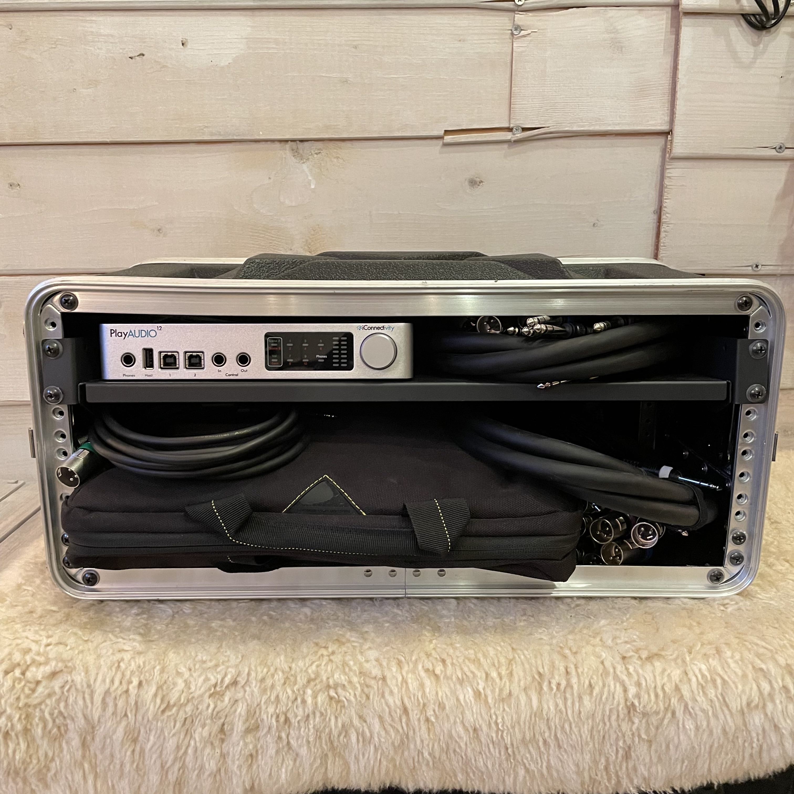 Playback rig manchester (playaudio12 audio interface) - 12x redundant outputs for live shows gigs 🎵