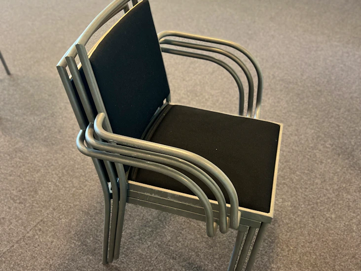 Stoler - stødige og stablebare