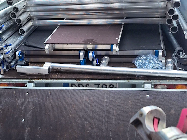 Ammattimallin kevyet alumiinitelineet