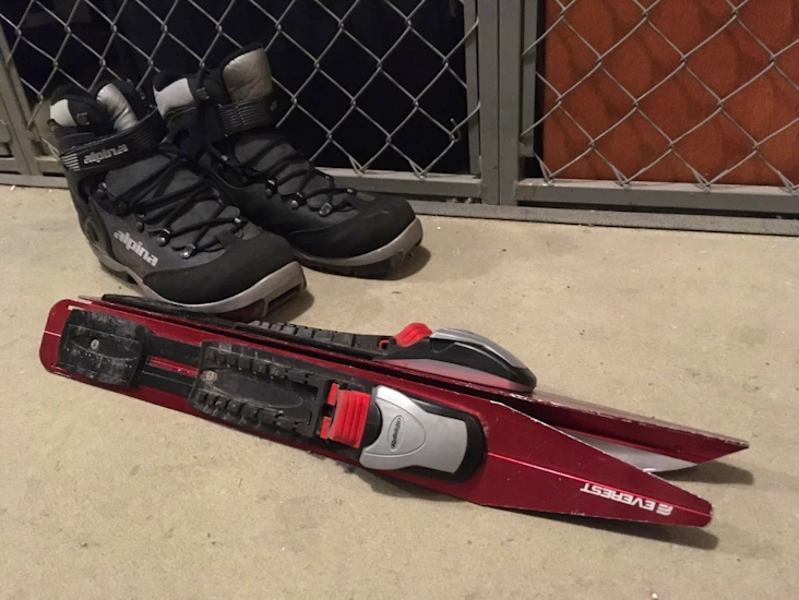 Långfärdsskridskor med kängor strl 42