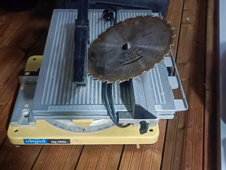 Scheppach katkaisu-/halkaisusaha