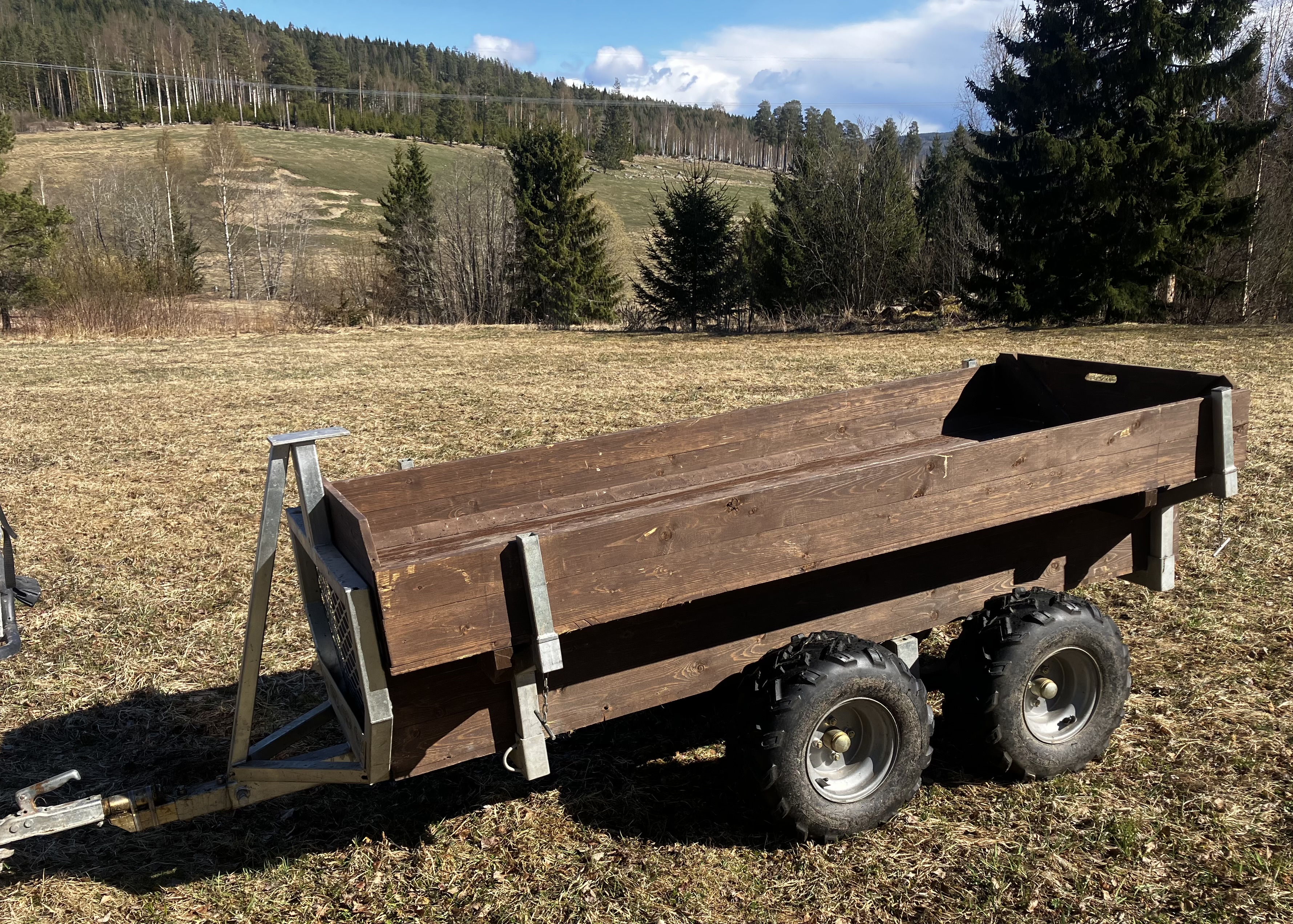 Timmervagn med avtagbar insats. 