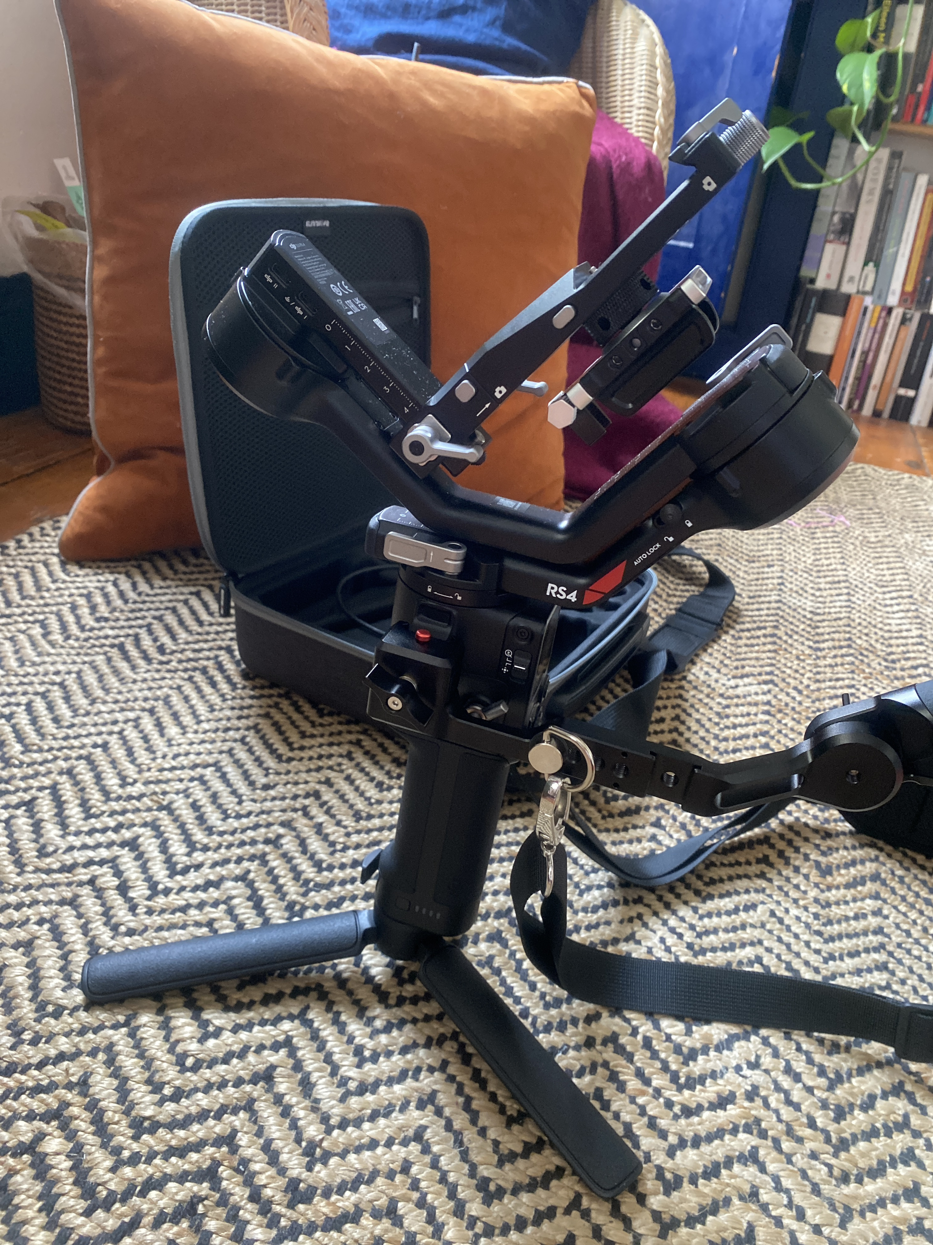 Dji ronin rs4 2025 w handle harness and ssd holder