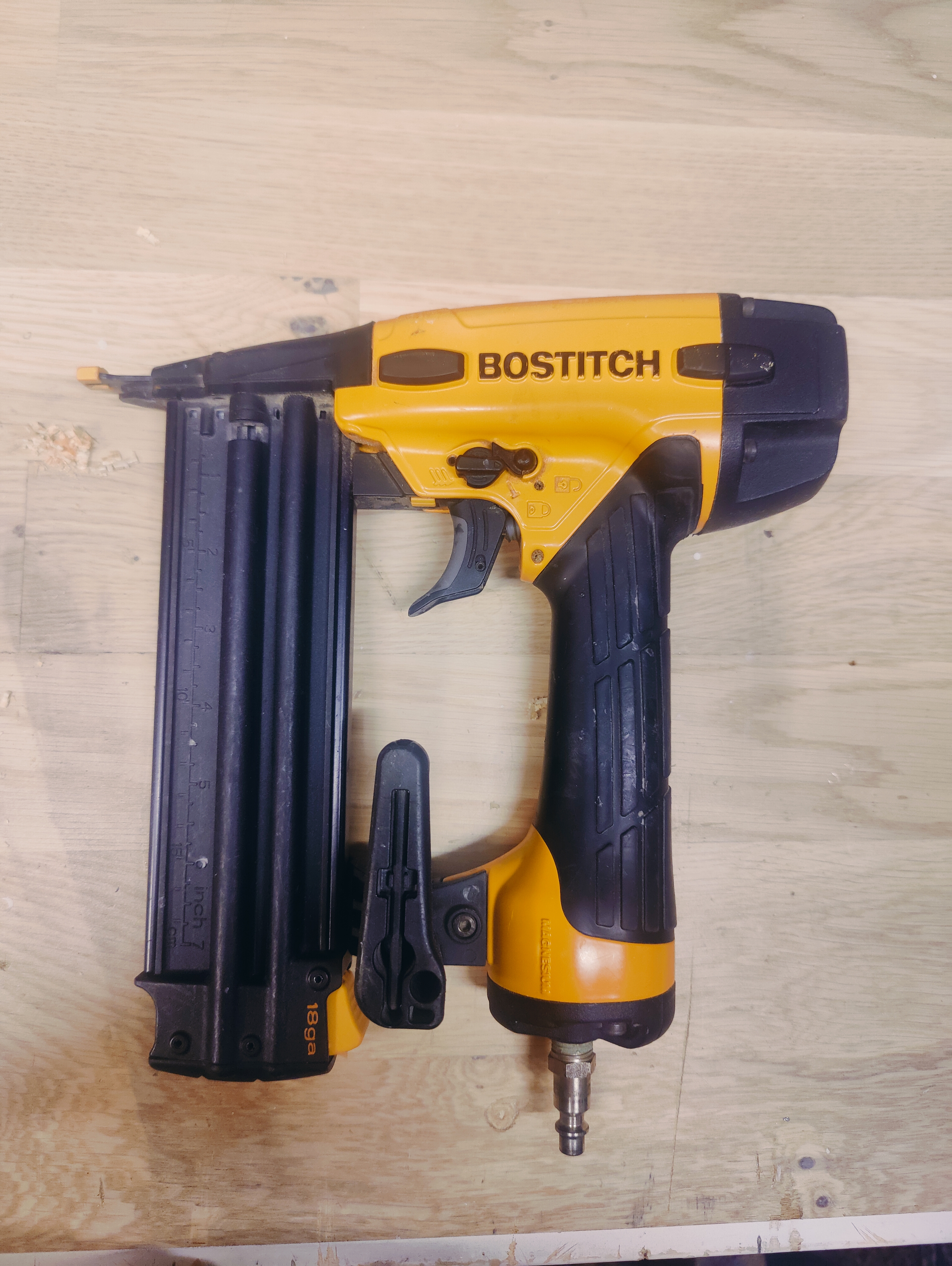 Bostitsch dykkertpistol på trykkluft