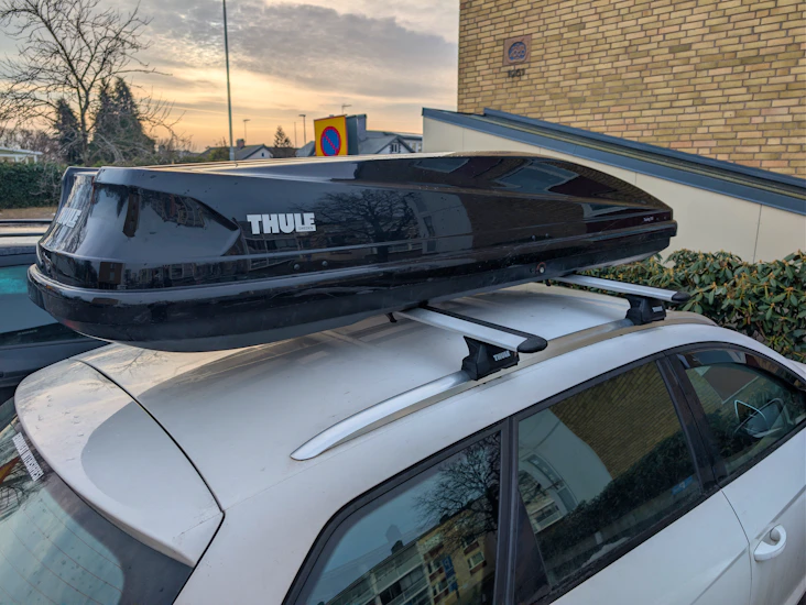 Thule touring 700 takbox 420l + thule wingbar evo räcken