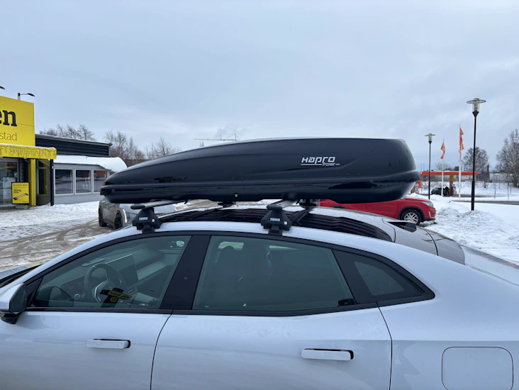 Takbox "hapro traxer 8.6 530 l blanksvart"