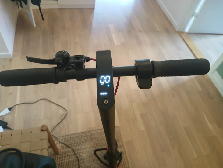 Elsparkcykel upp till 30 km/h