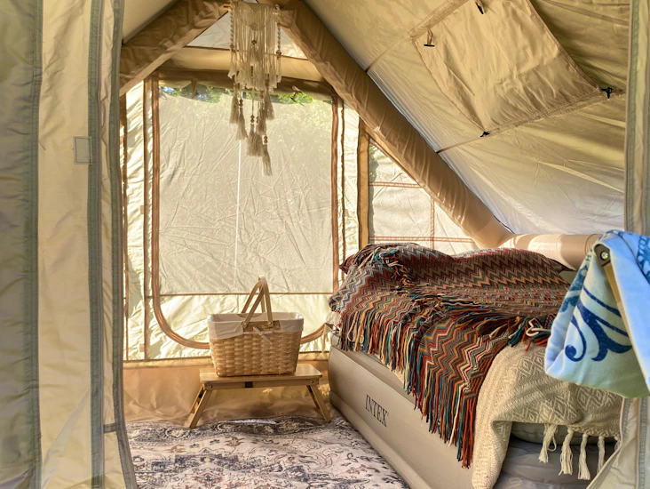 Upppblåsbart glampingtält för 2+ personer