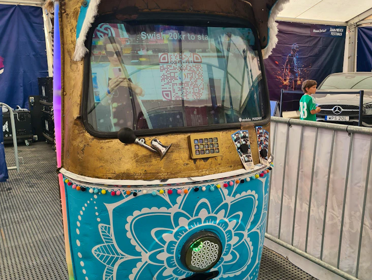 Photobooth tuk tuk with printer and effects