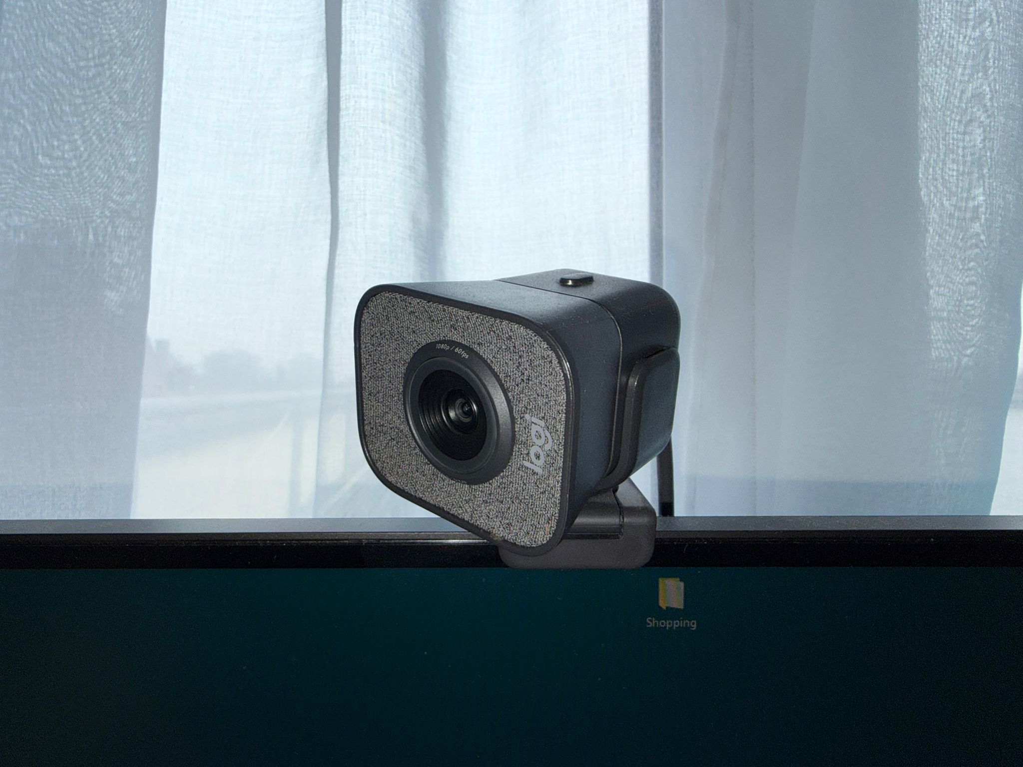 Logitech streamcam [perfect for zoom/team meeting, gaming, streaming, webcams etc)