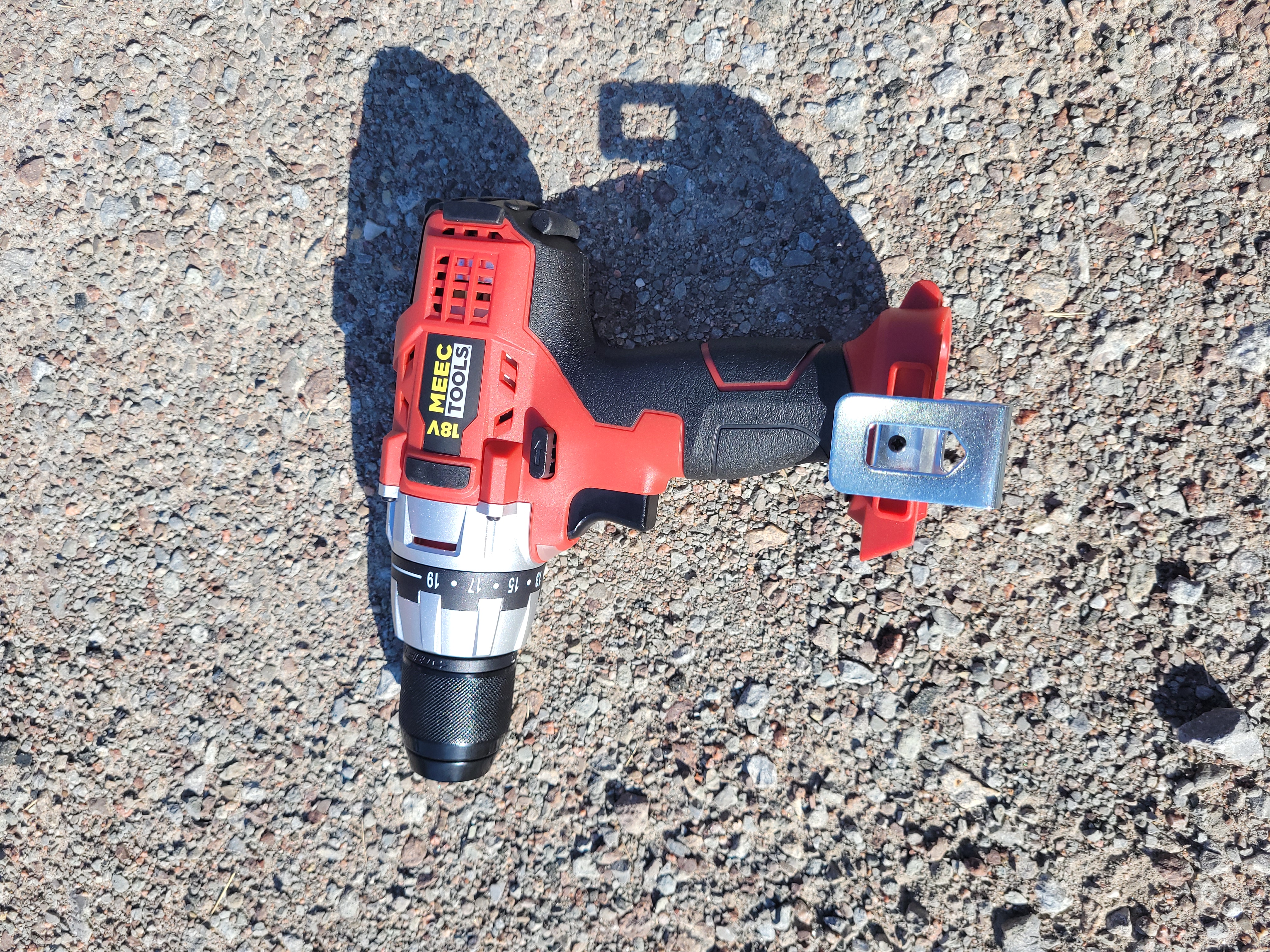 Skruvdragare batteridriven med bits