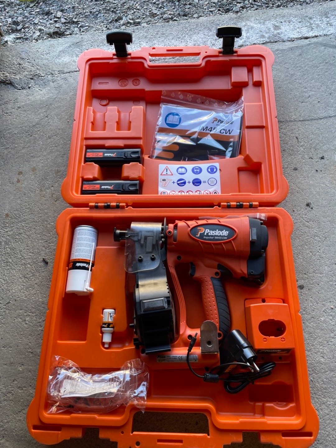 Paslode pappspikerpistol på gass