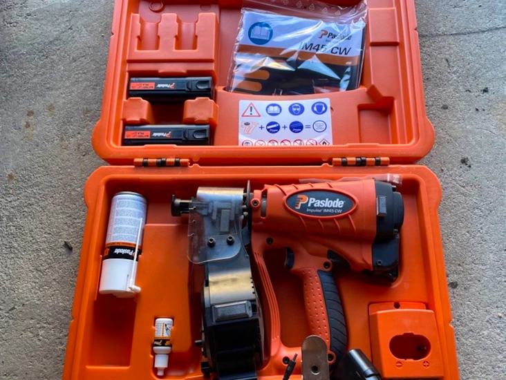 Paslode pappspikerpistol på gass