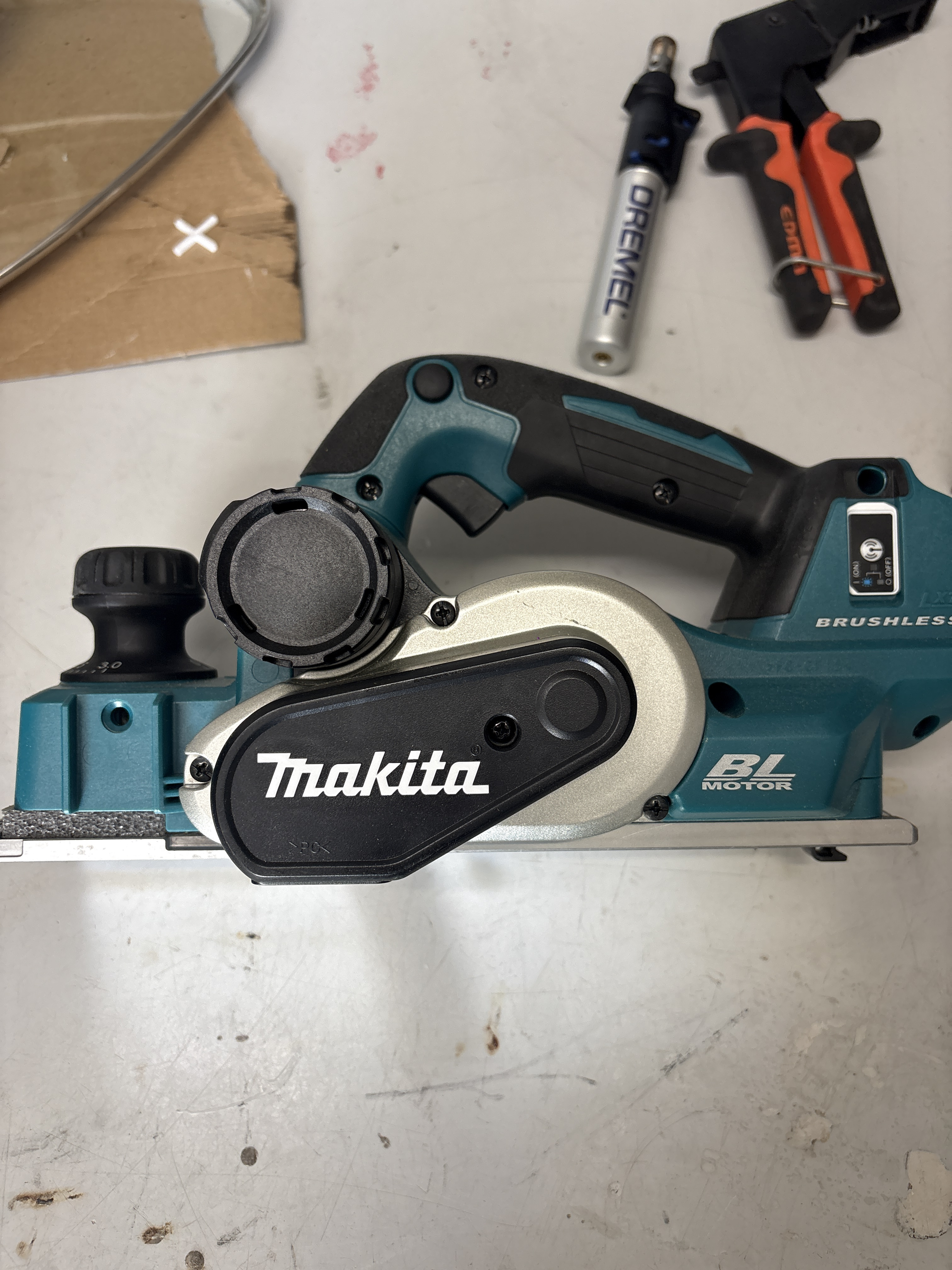 Makita hyvel 