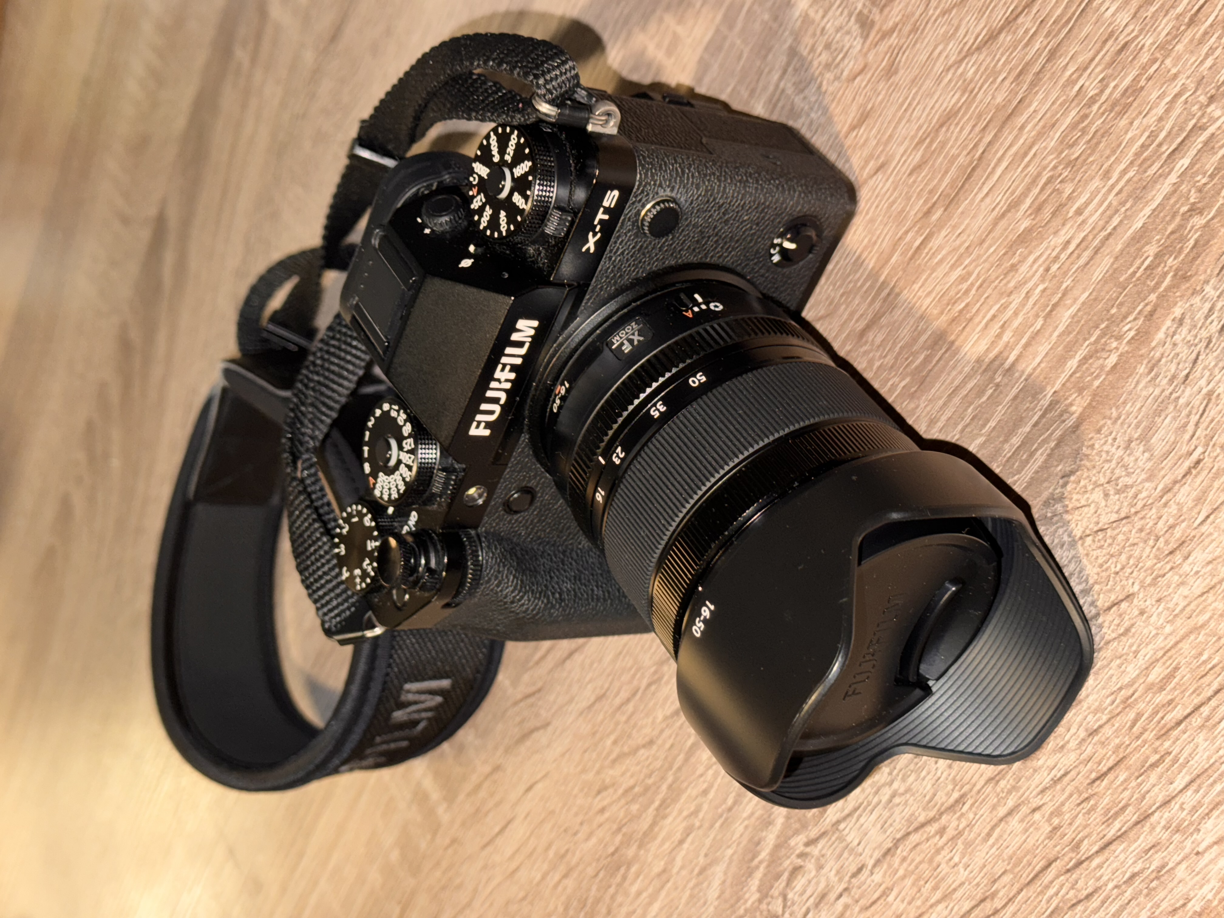 Fujifilm xt5 16-50mm flash spare battery bundle