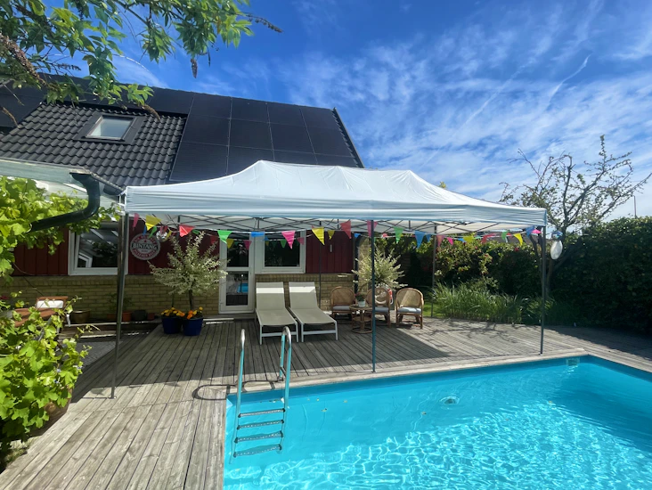 Partytält: tak utan väggar