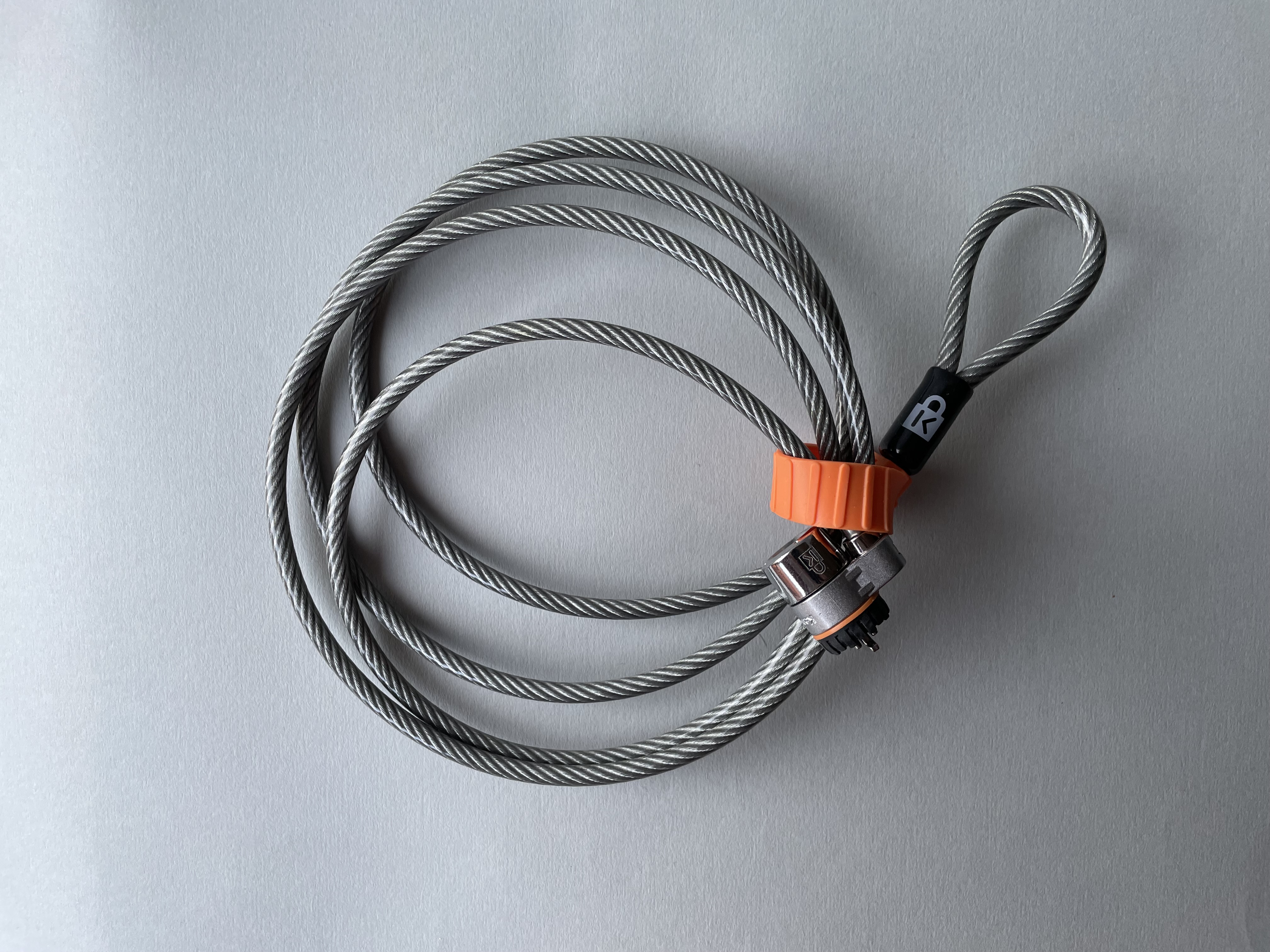 Kensington laptop lock - microsaver keyed laptop lock with high-carbon, cut-resistant cable and t-bar locking mechanism for kensington security slots - 1.8 m length (64020), black