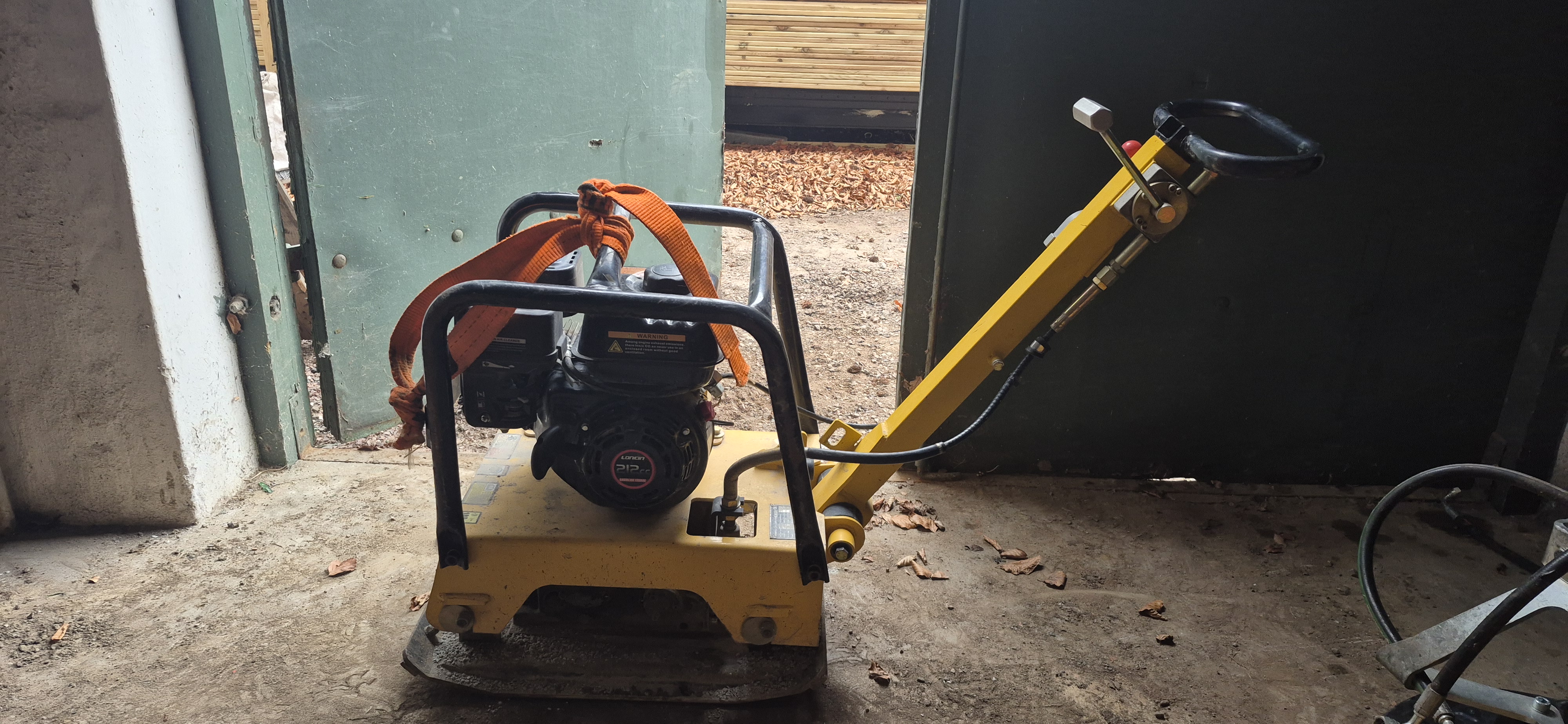 Masalta markvibrator 125 kg. fram- och bakåtgående.
