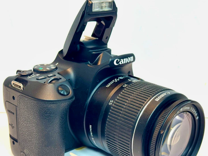 Canon eos 250d kit ef-s 18-55mm f4-5.6 is stm digital slr camera - black