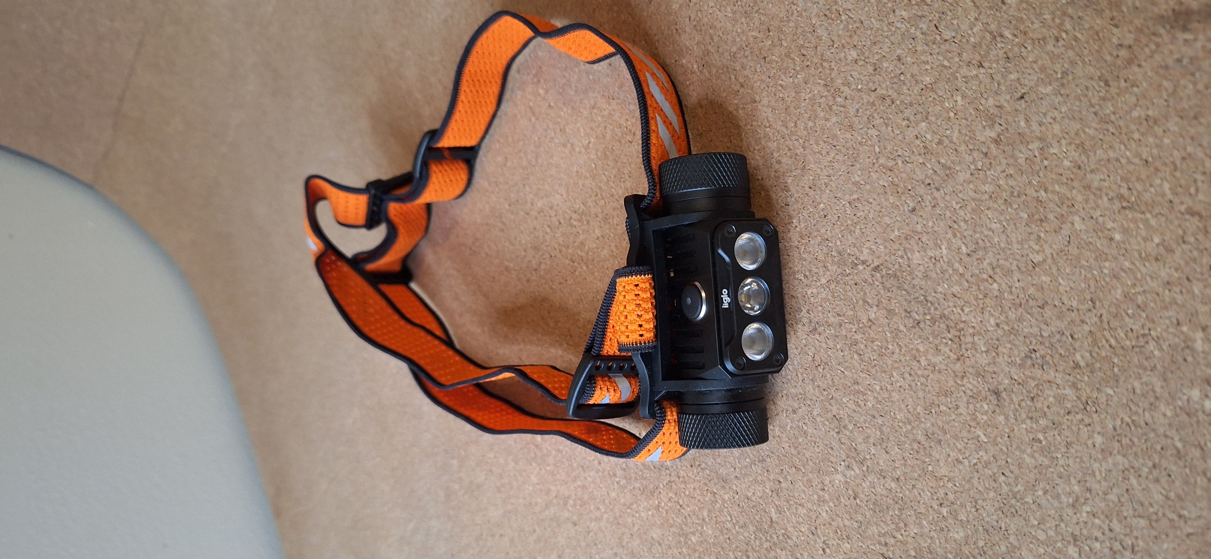 Hodelykt opptil 2000 lumen 