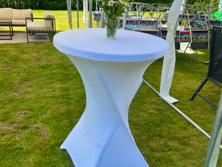 3 st ståbord inkl vit stretchduk