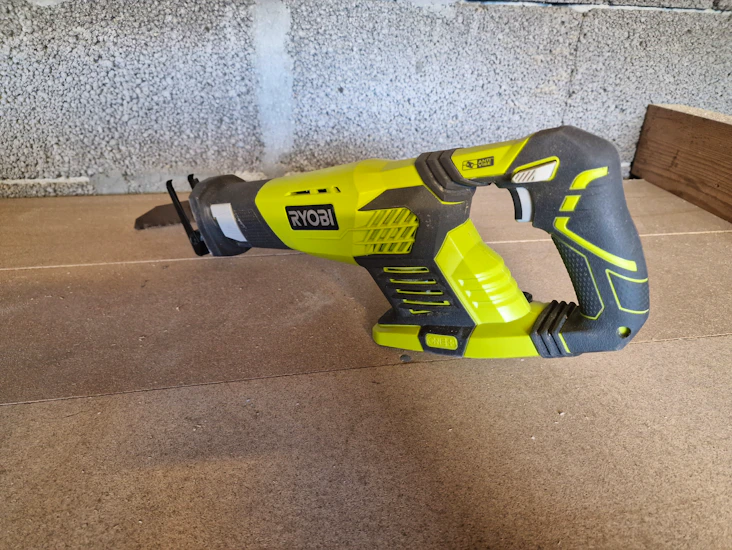 Batteridrevet bajonettsag