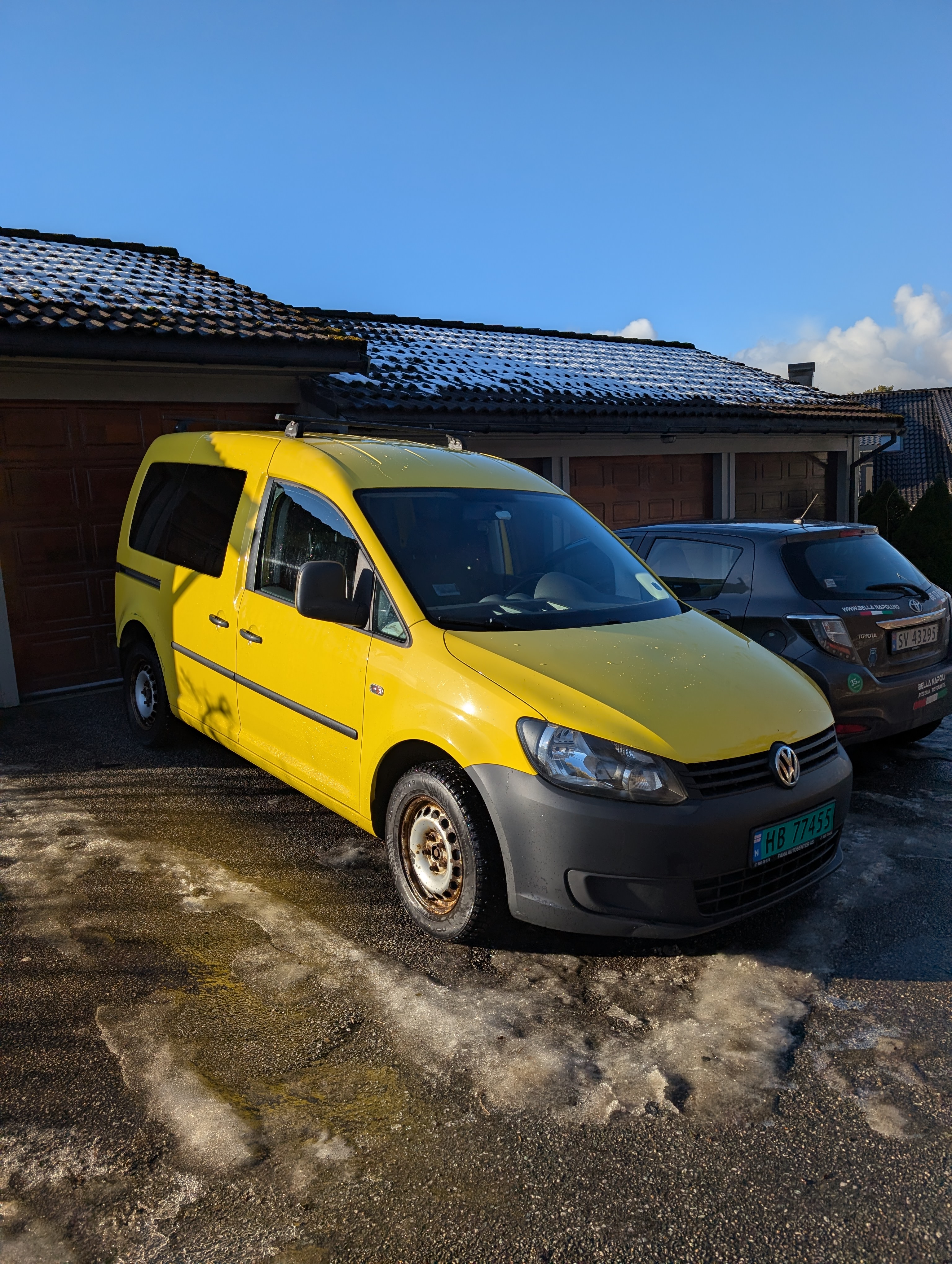 Vw caddy til leie – perfekt til flytting og transport