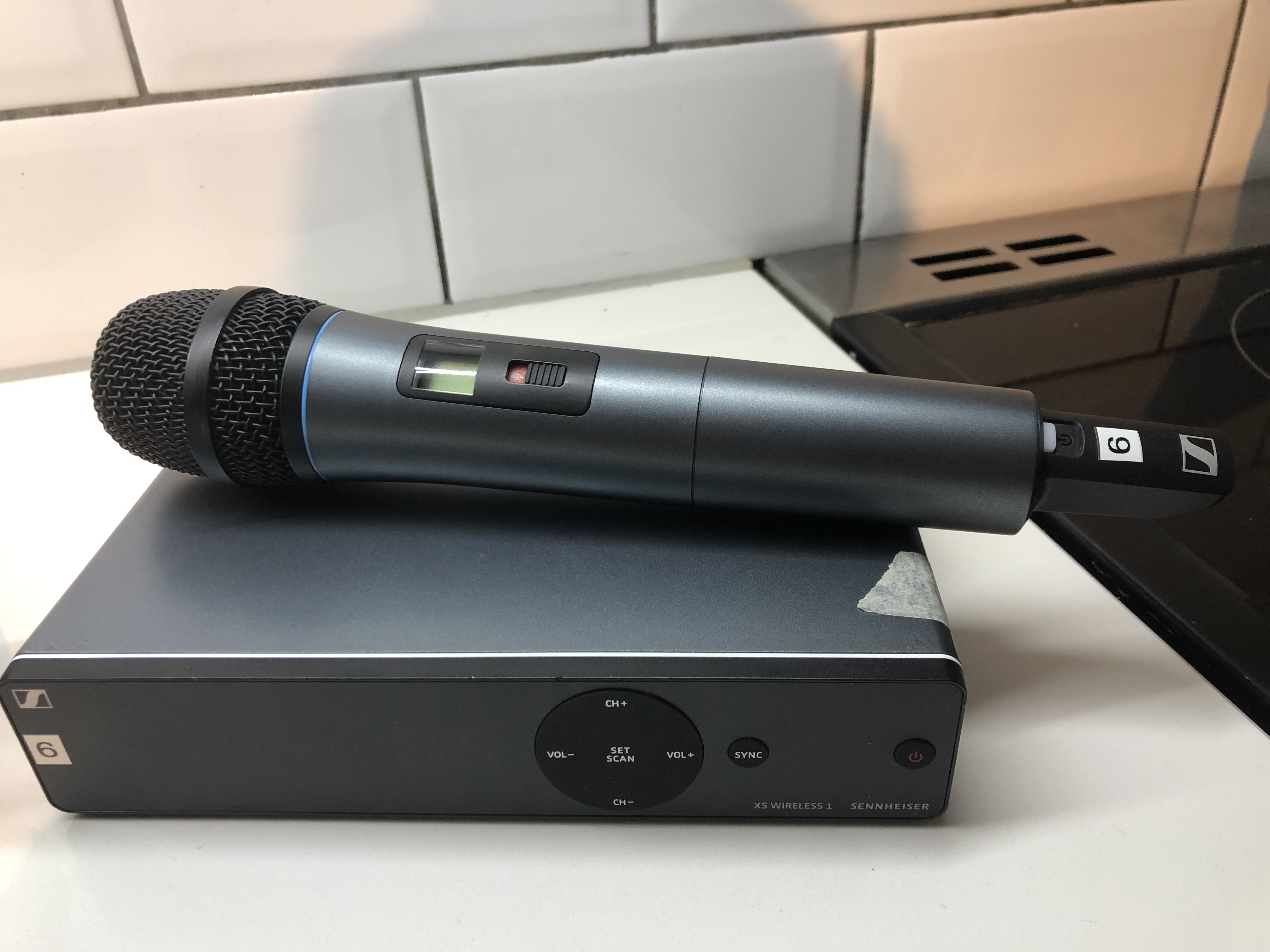 Sennheiser xsw - wireless microphone