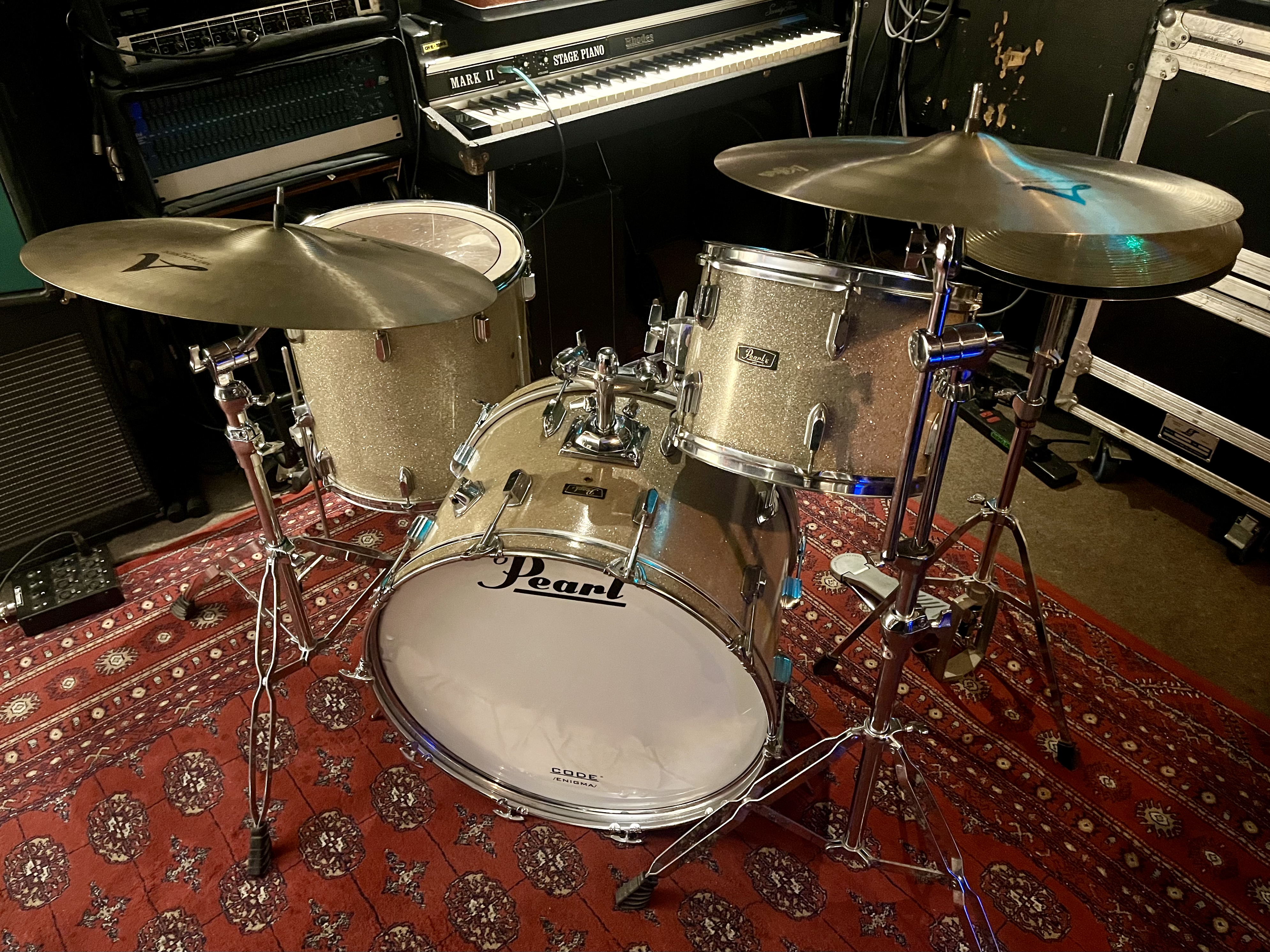1970s pearl artist outfit drum kit