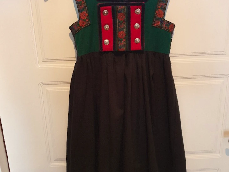 Festdrakt til barn str 122