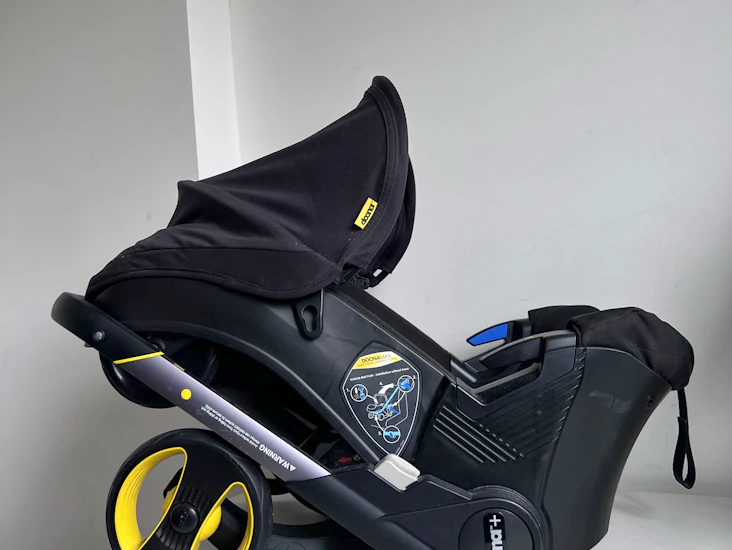 Doona car seat and stroller black