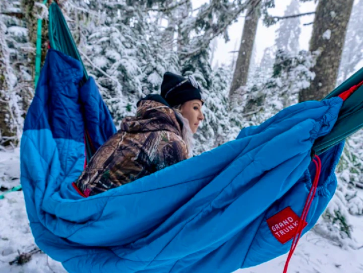 Hengekøye og varmende underquilt (som sovepose for hengekøyen)