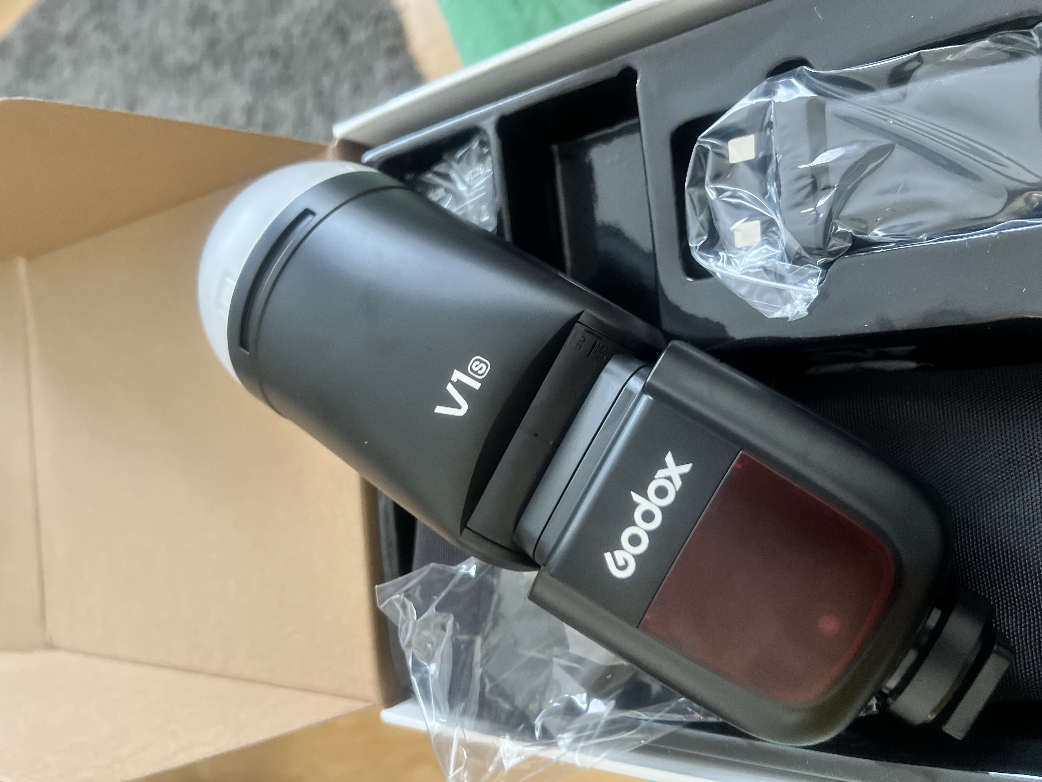 Godox v1-s
