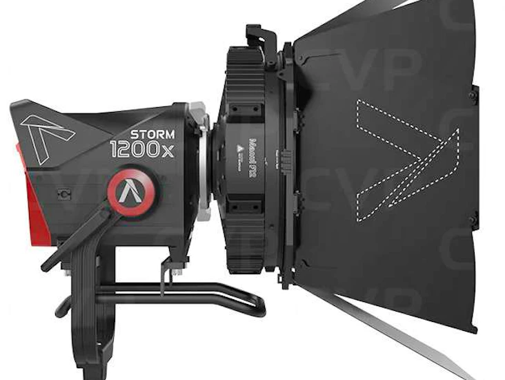 Aputure storm 1200x w/cine kit