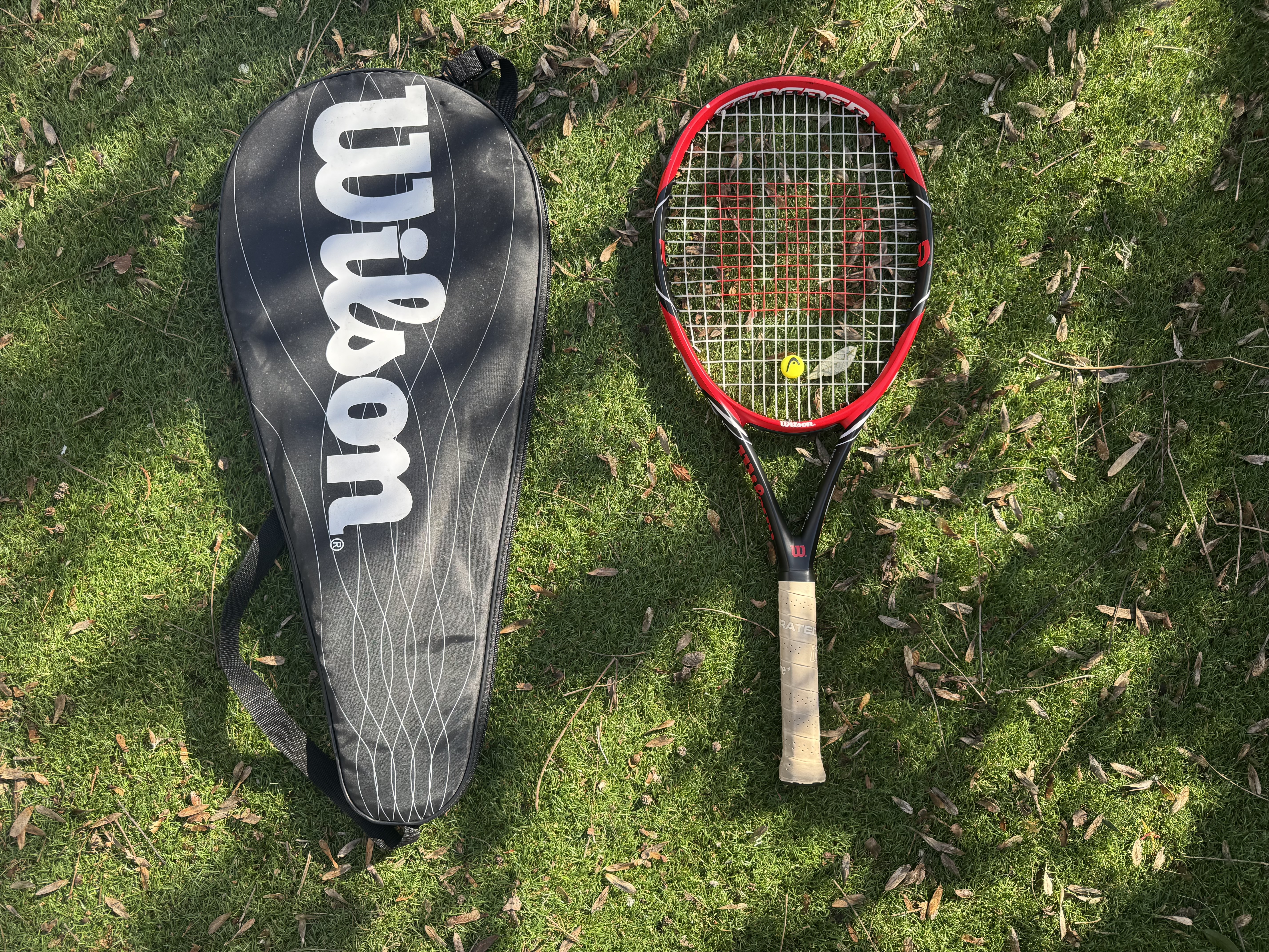 Wilson tennis racket (unisex)