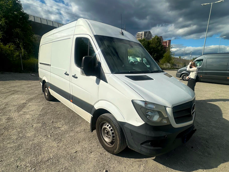 Mercedes sprinter flyttbil