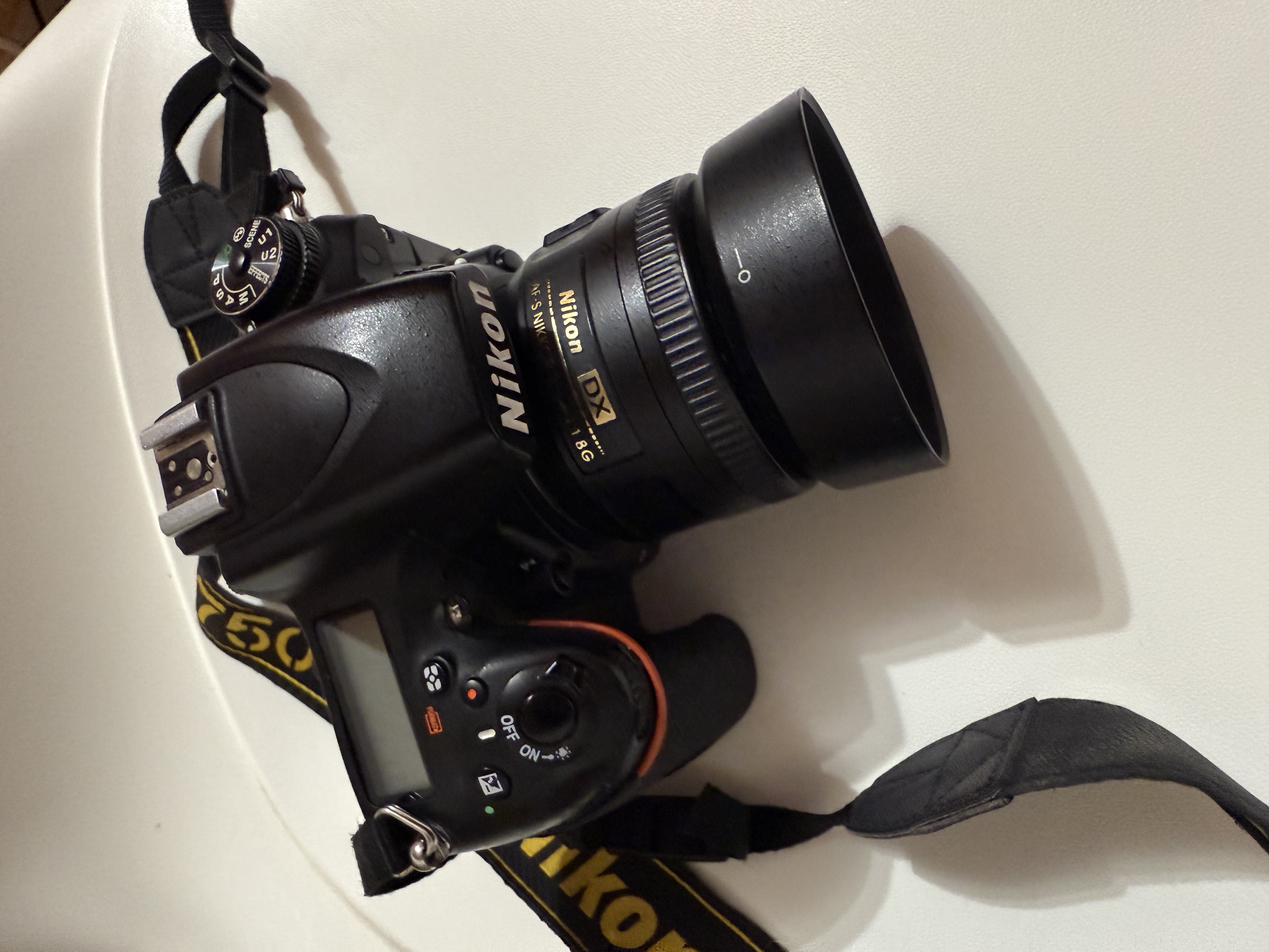 Nikon d750 body with nikkor as-f dx 35mm f1.8