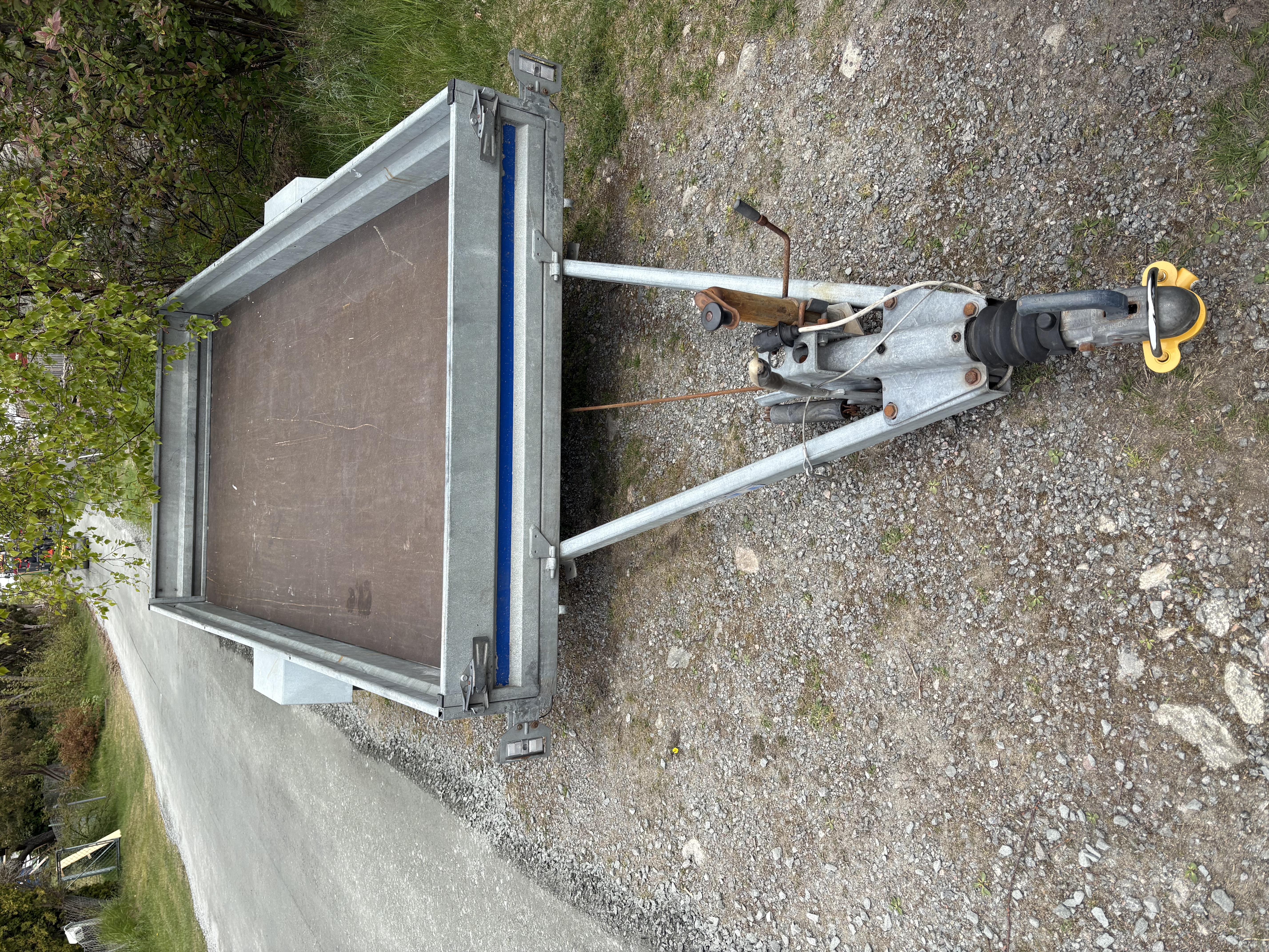 Bromsat släp 80km/h