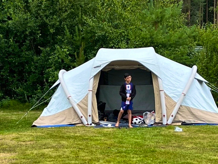 Familjetält , enkelt att blåsa upp