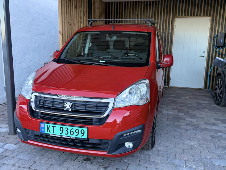Billig! peugeot partner. 3 seter varebil