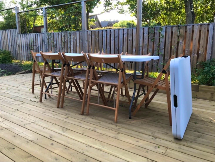 Extra bord och stolar