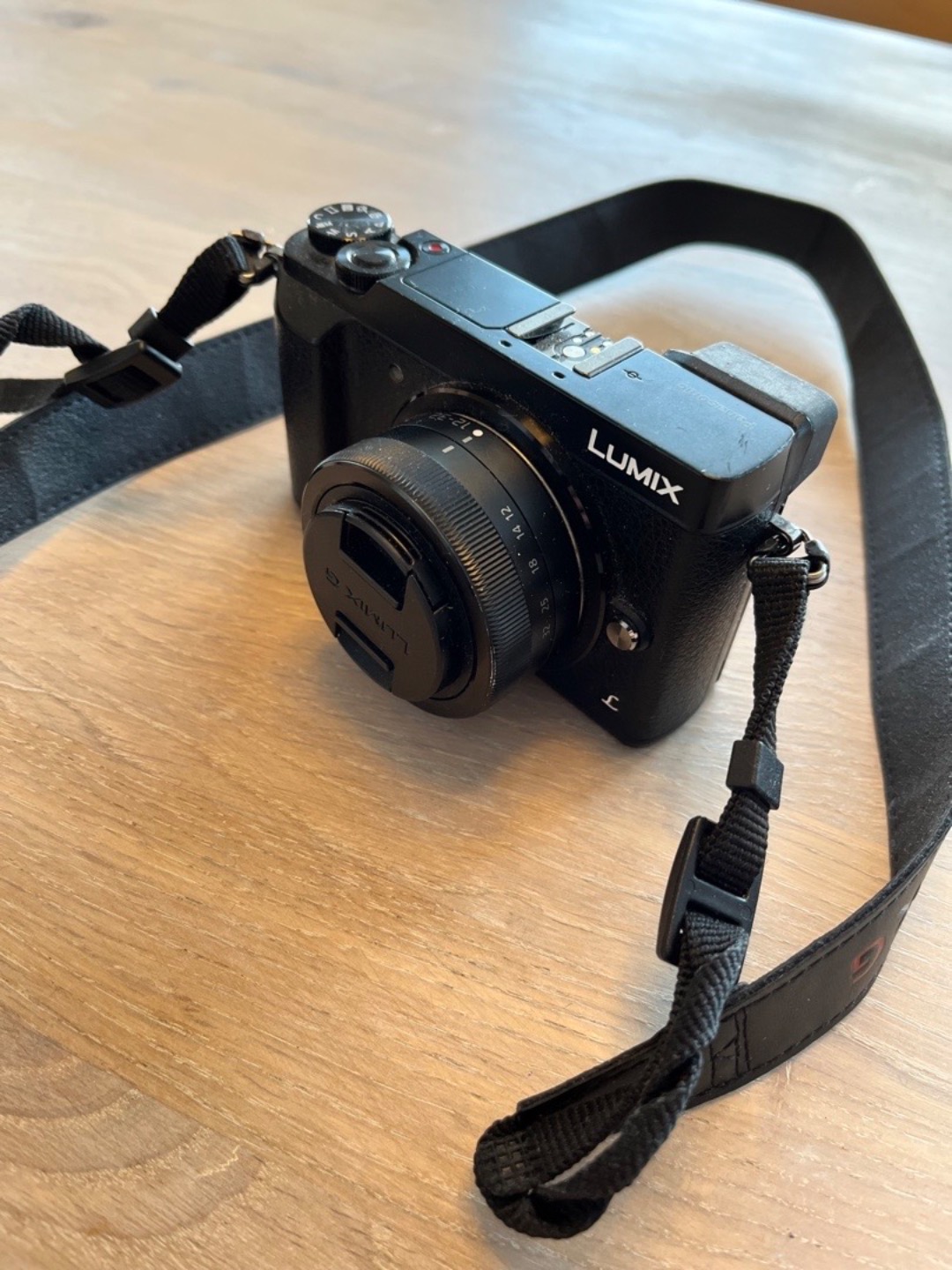 Panasonic lumix gx80 12+32
